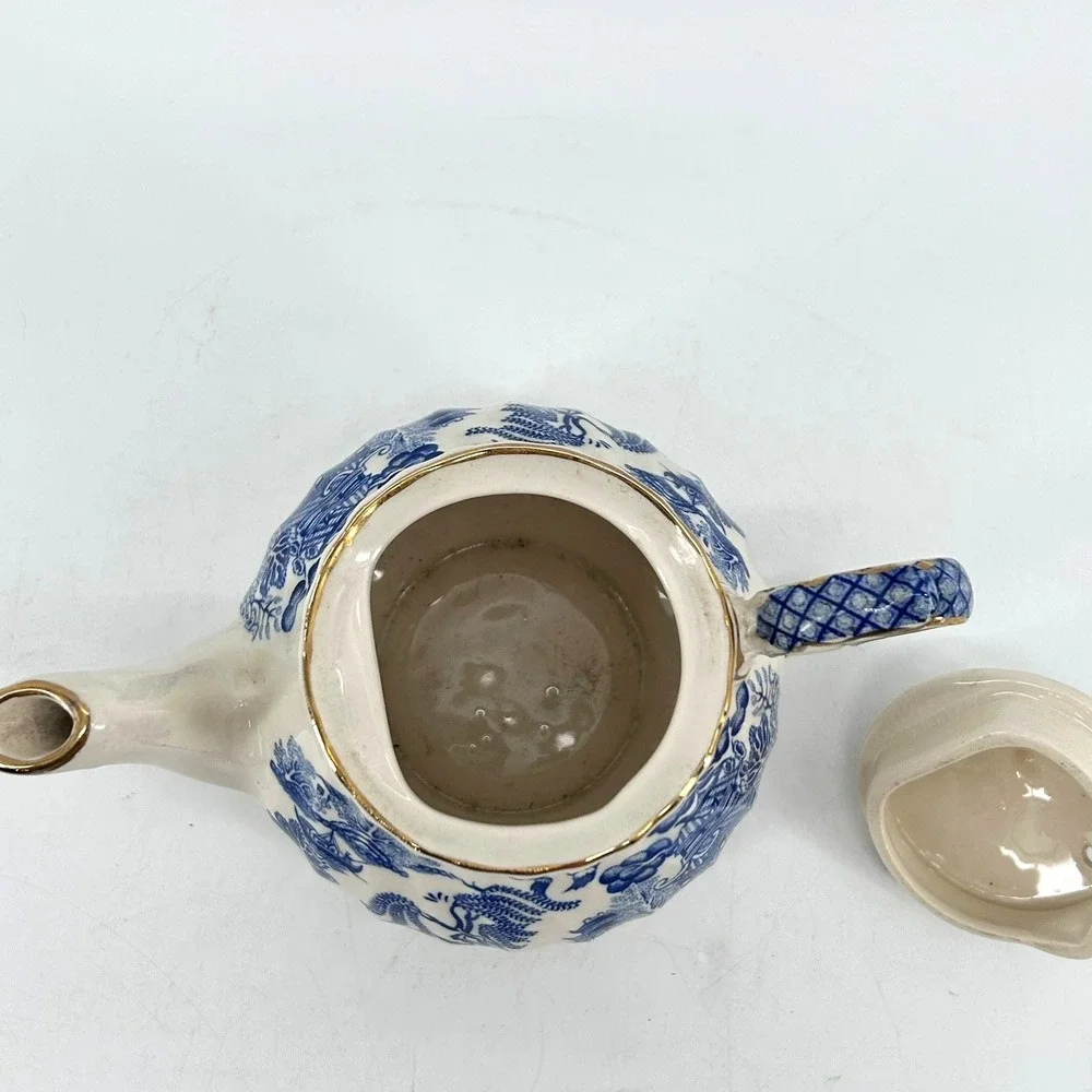 VTG Sadler Blue Willow Teapot Blue White Chinoiserie Ceramic Gold Trim Pagoda